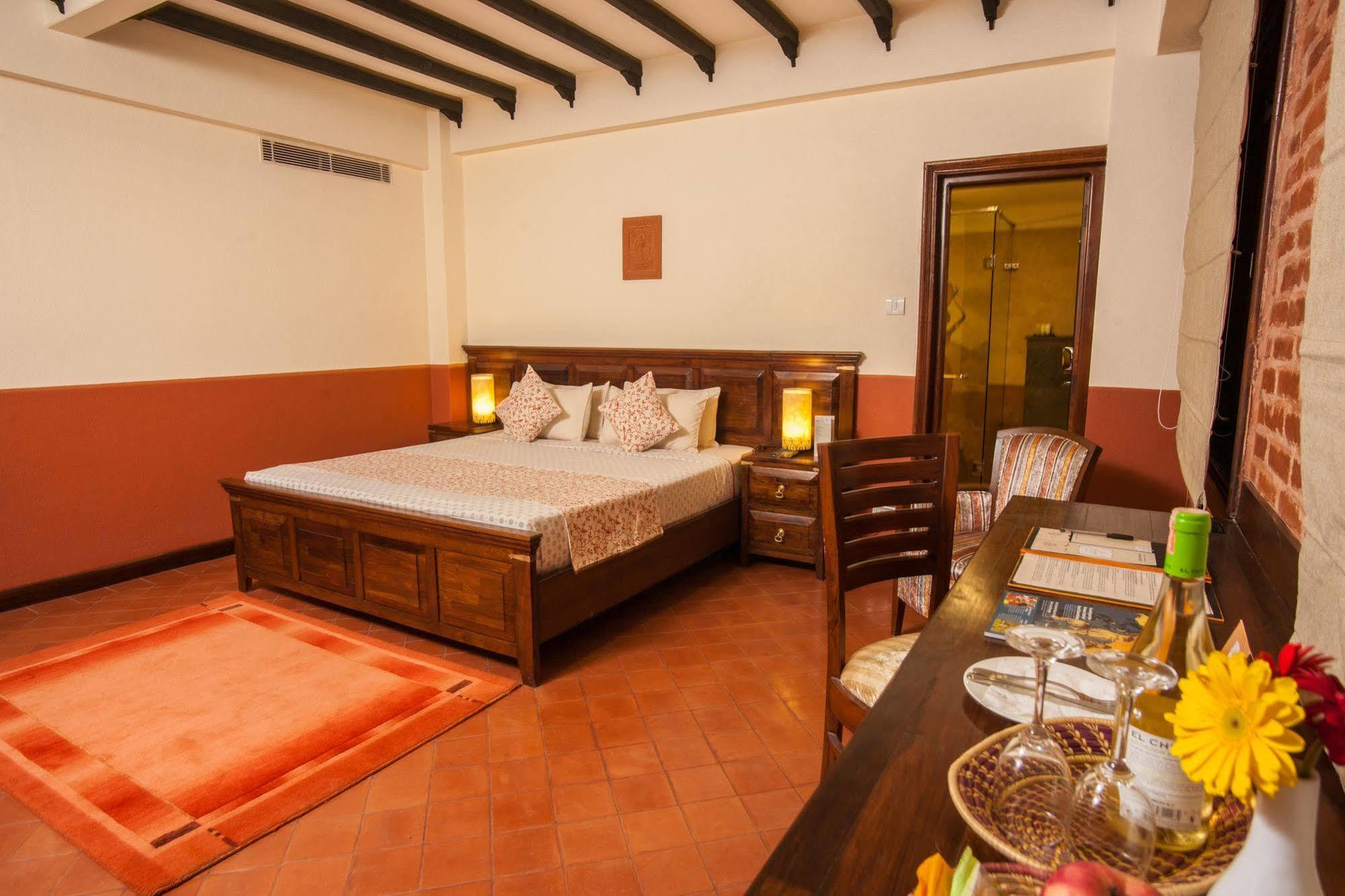 Traditional Comfort Boutique Hotel Kathmandu Exterior foto